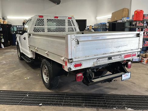 Used 2017 Ford F250 XL RWD image 3