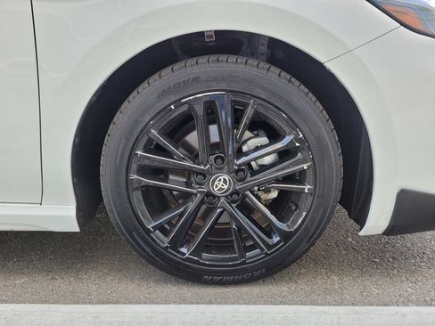 Used 2025 Toyota Camry SE FWD image 39