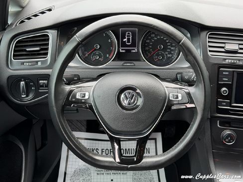 Used 2019 Volkswagen Golf 4-Door FWD image 19