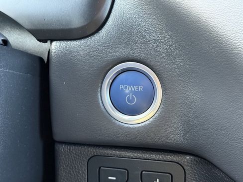 Used 2024 Toyota Tundra Platinum image 28