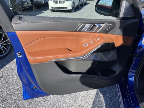 Certified 2025 BMW X7 M60i image 9