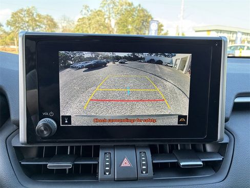 Used 2023 Toyota RAV4 XLE Premium image 23