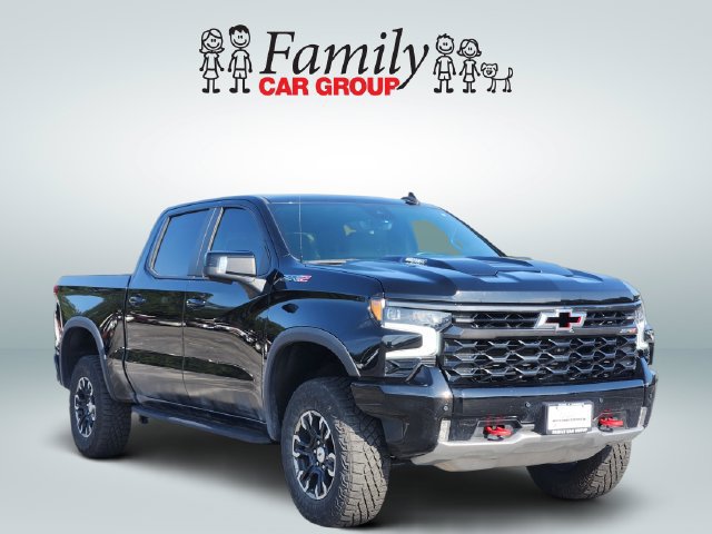 Used 2025 Chevrolet Silverado 1500 ZR2 w/ Technology Package AWD/4WD image 2