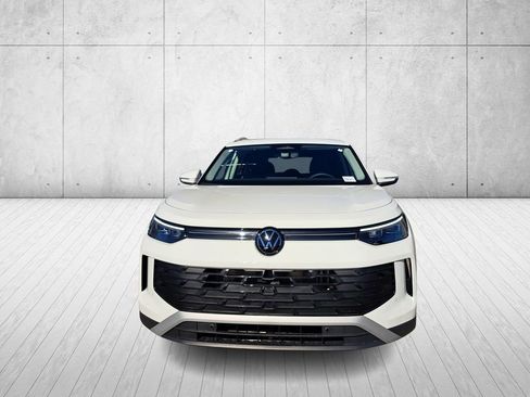 New 2026 Volkswagen Tiguan SE image 2