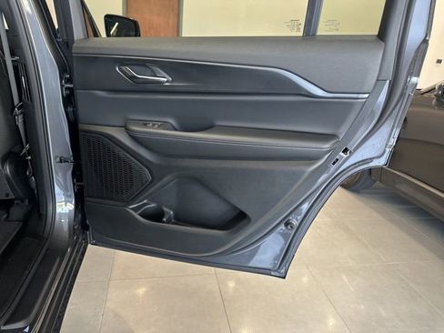 New 2025 Jeep Grand Cherokee L Altitude image 50