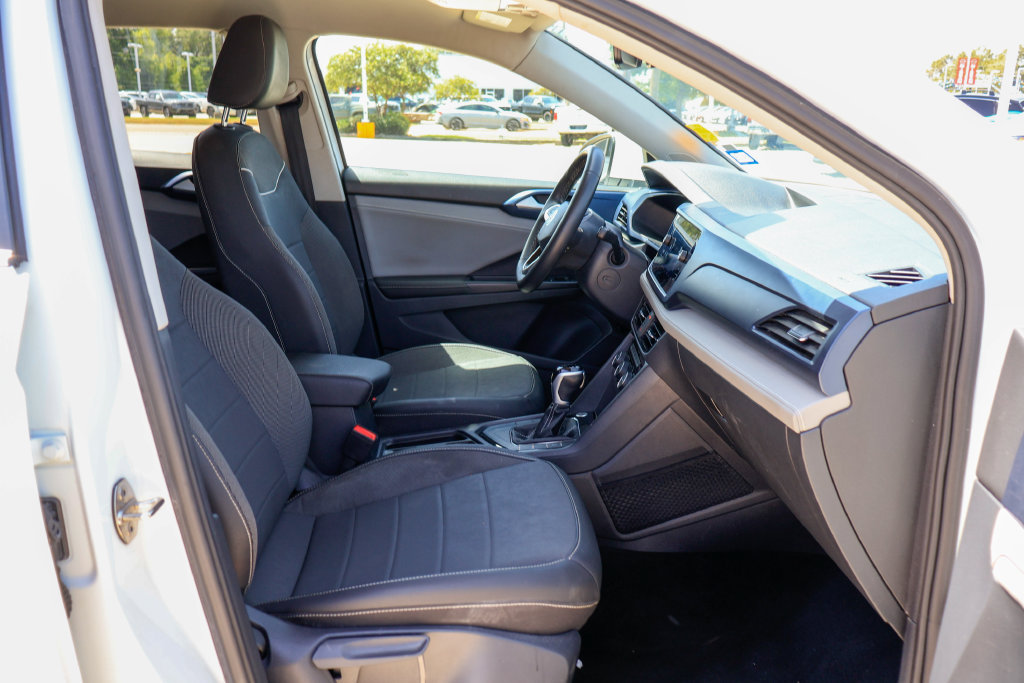 Used 2024 Volkswagen Taos SE FWD image 8