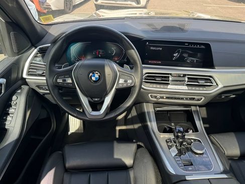 Used 2022 BMW X5 xDrive40i w/ Parking Assistance Package AWD/4WD image 13