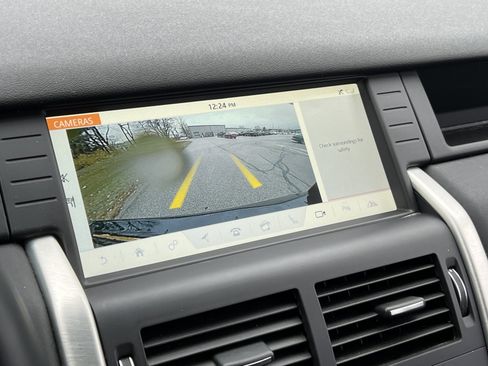 Used 2018 Land Rover Discovery Sport HSE image 27