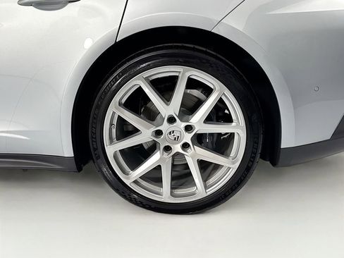 Used 2025 Porsche Panamera RWD image 32