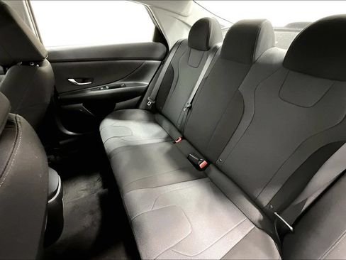 Used 2026 Hyundai Elantra SE FWD image 18