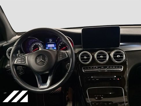 Used 2017 Mercedes-Benz GLC 300 4MATIC image 25