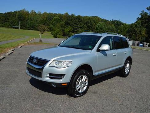 Used 2009 Volkswagen Touareg VR6 image 40