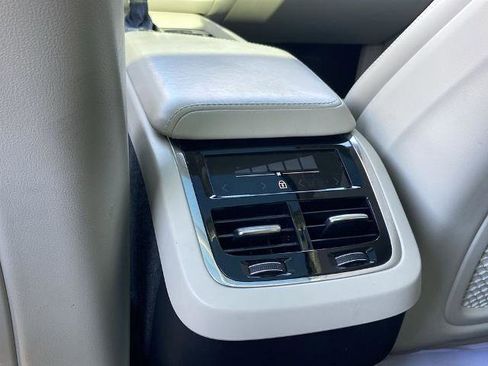 Used 2021 Volvo XC60 T5 Inscription w/ Protection Package Premier image 18