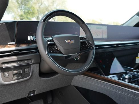 New 2026 Cadillac Escalade Platinum Sport w/ LPO, ONYX Package image 17