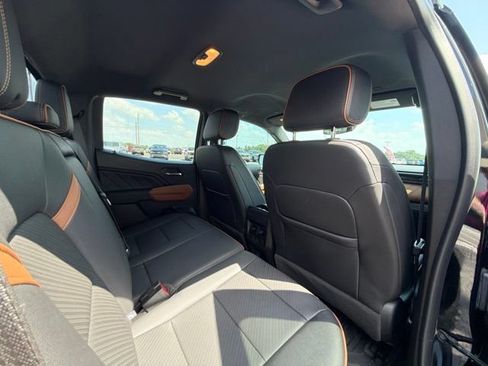 Used 2023 GMC Canyon AT4 w/ AT4 Premium Package AWD/4WD image 19