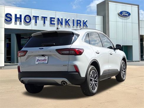 New 2025 Ford Escape SE image 8