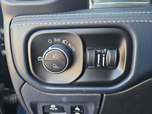 Used 2019 RAM 1500 Limited AWD/4WD image 17