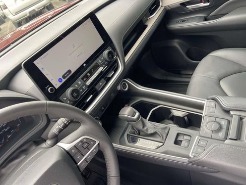 Used 2026 Toyota Grand Highlander AWD image 30
