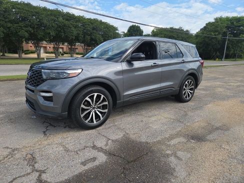 Used 2022 Ford Explorer ST-Line RWD image 4