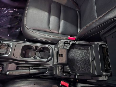 Used 2023 Jeep Wrangler Unlimited Rubicon 392 image 31