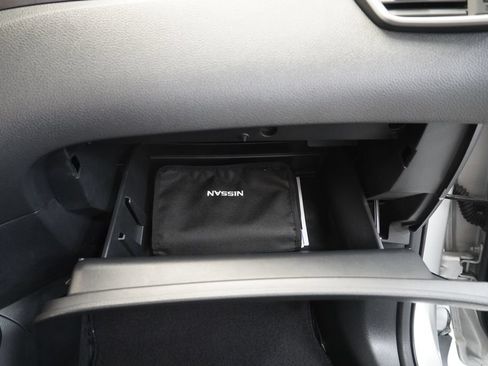 Used 2015 Nissan Rogue SV AWD/4WD image 38