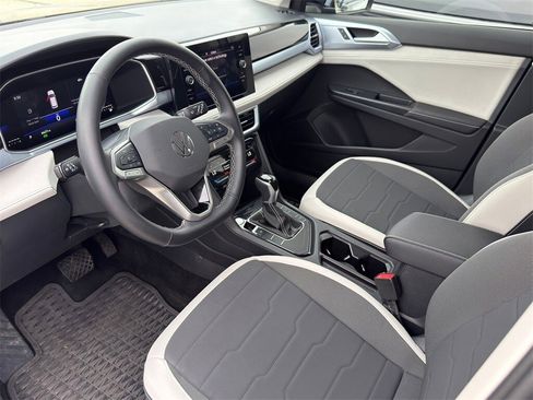 New 2025 Volkswagen Taos SE image 12