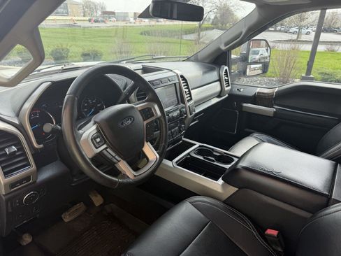 Used 2019 Ford F250 Lariat w/ Lariat Ultimate Package image 9