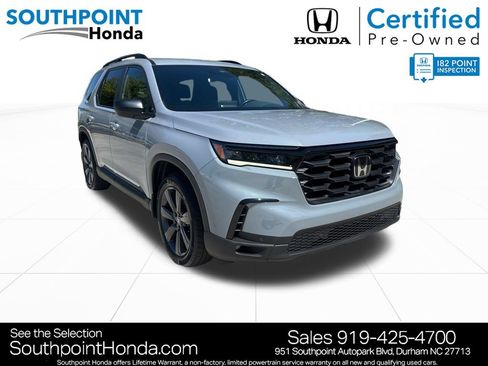 Used 2025 Honda Pilot Sport image 1