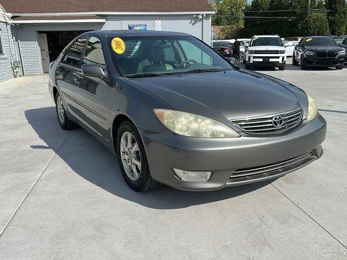 Used 2005 Toyota Camry LE image 3