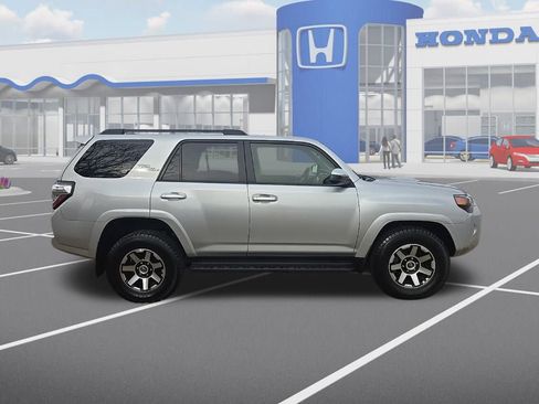 Used 2024 Toyota 4Runner TRD Off-Road image 10