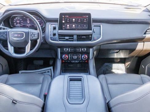 Certified 2022 GMC Yukon SLT w/ SLT Premium Package AWD/4WD image 22