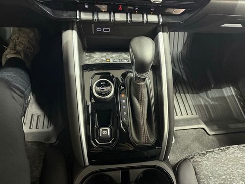 Certified 2024 Chevrolet Colorado Z71 w/ Z71 Convenience Package 2 image 21