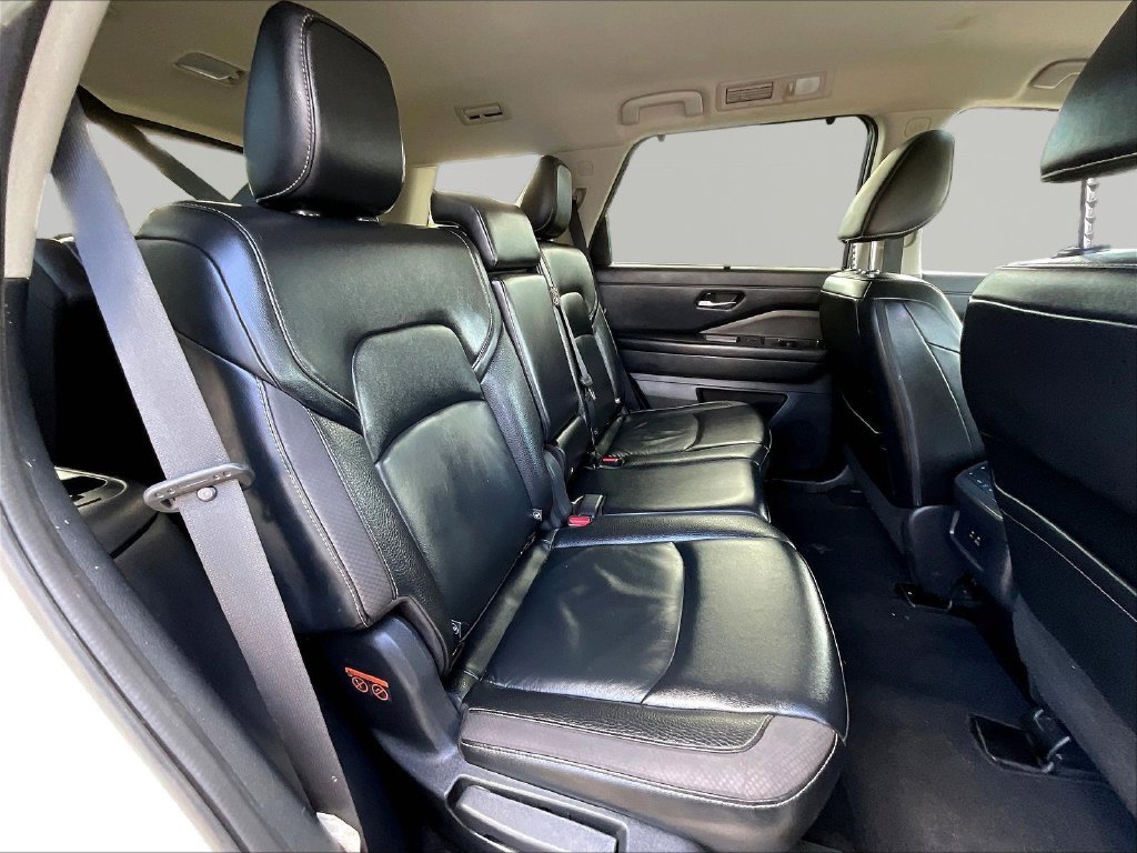 Used 2023 Nissan Pathfinder SL w/ Lighting Package (N92) FWD image 27