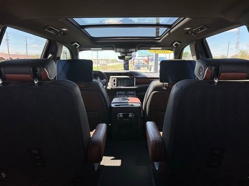 Used 2024 GMC Yukon Denali Ultimate AWD/4WD image 24