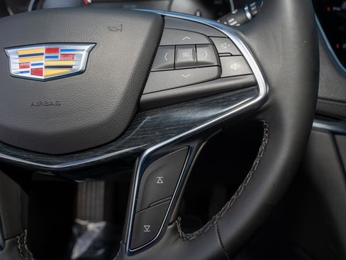 Used 2025 Cadillac XT5 Premium Luxury image 32