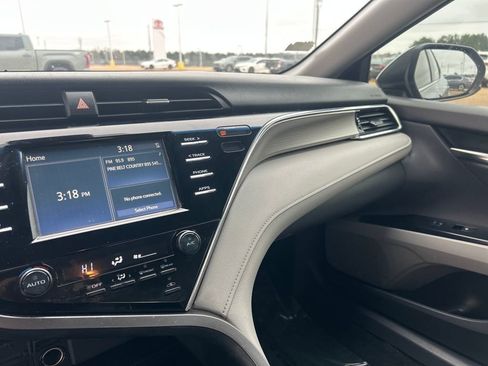 Used 2018 Toyota Camry SE image 36