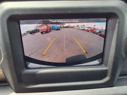 Used 2021 Jeep Wrangler Unlimited Sahara w/ Cold Weather Group image 19