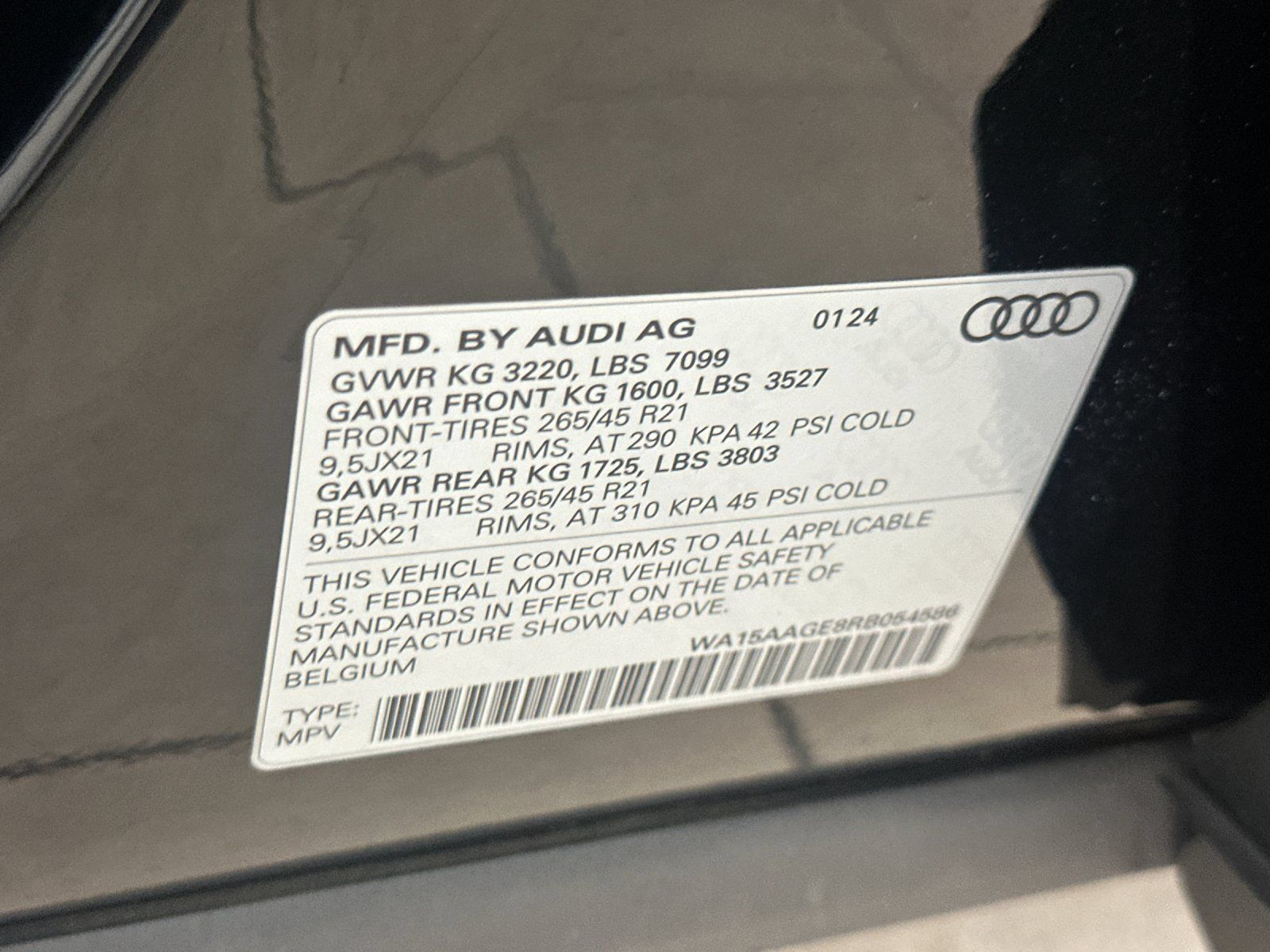 Used 2024 Audi Q8 e-tron Premium Plus w/ Premium Plus Package AWD/4WD image 27