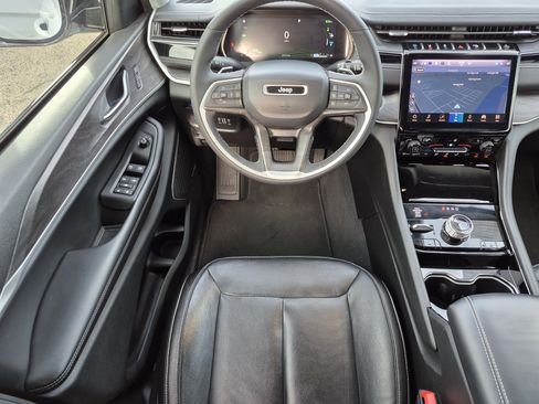 Used 2022 Jeep Grand Cherokee Limited 4xe AWD/4WD image 30