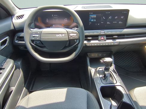 New 2026 Kia K4 FWD image 12