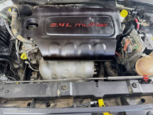 Used 2017 Jeep Renegade Latitude FWD image 36