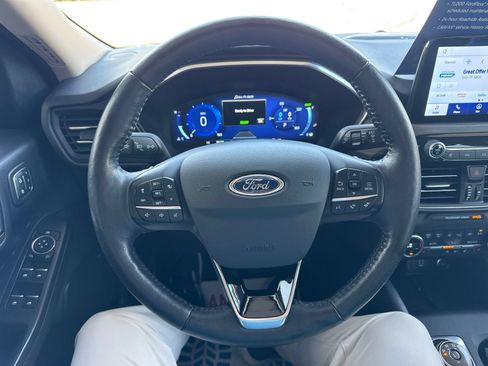 Used 2020 Ford Escape Titanium AWD/4WD image 23