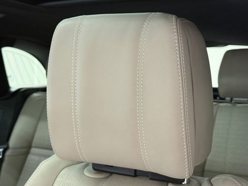 Used 2019 Land Rover Range Rover Velar R-Dynamic HSE image 31