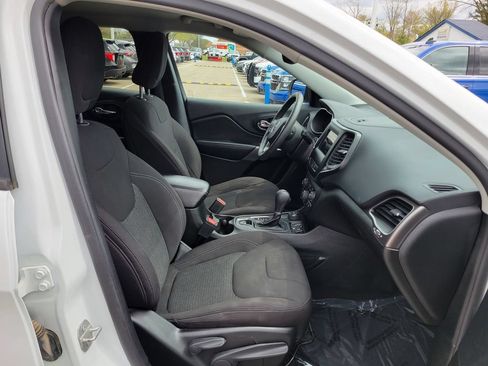 Used 2021 Jeep Cherokee Latitude AWD/4WD image 20