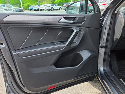 Certified 2023 Volkswagen Tiguan SE image 19