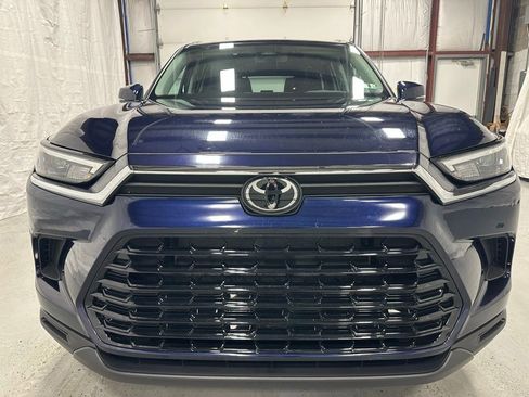 Used 2025 Toyota Grand Highlander XLE image 2
