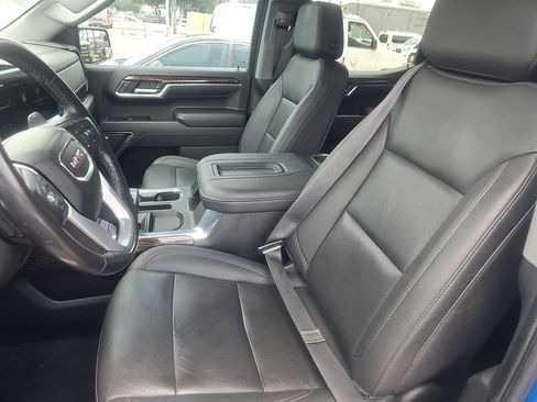 Used 2022 GMC Sierra 1500 Elevation w/ Elevation Premium Package AWD/4WD image 3
