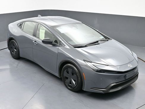 Used 2024 Toyota Prius LE image 43