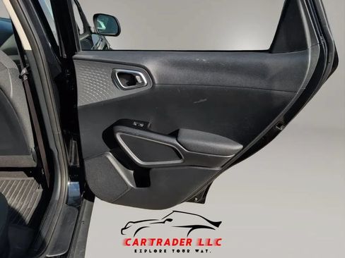 Used 2022 Kia Soul LX w/ Technology Package FWD image 17