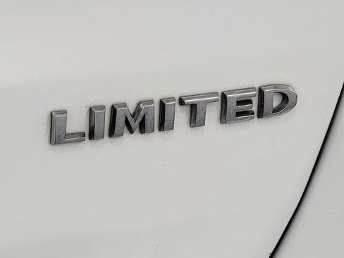 Used 2019 Jeep Grand Cherokee Limited AWD/4WD image 10